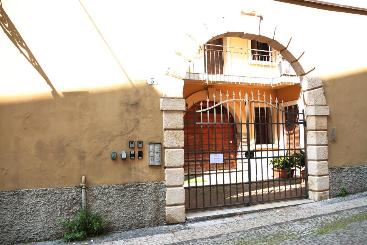 Appartamenti Museo 3 Verona Exterior foto